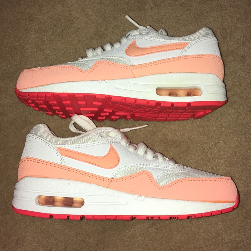 Nike Air Max Sneakers 5.5